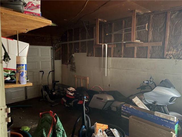 8605 Cambridge Avenue, Kansas City, MO 64138