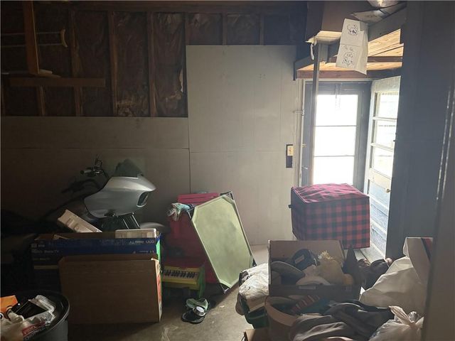 8605 Cambridge Avenue, Kansas City, MO 64138