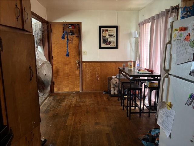 8605 Cambridge Avenue, Kansas City, MO 64138