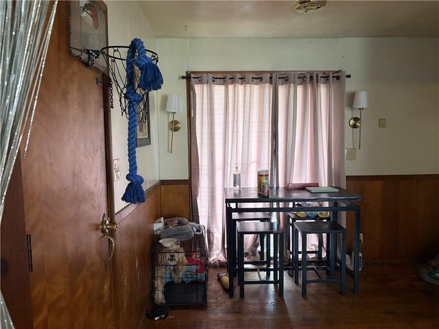 8605 Cambridge Avenue, Kansas City, MO 64138