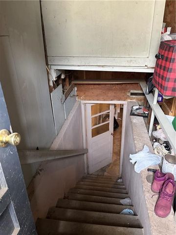 8605 Cambridge Avenue, Kansas City, MO 64138