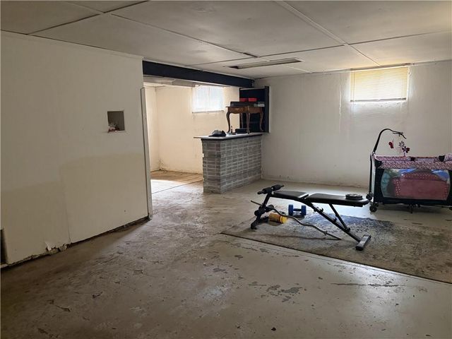 8605 Cambridge Avenue, Kansas City, MO 64138