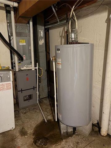 8605 Cambridge Avenue, Kansas City, MO 64138