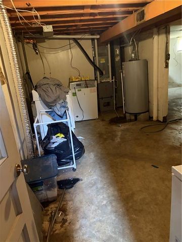 8605 Cambridge Avenue, Kansas City, MO 64138