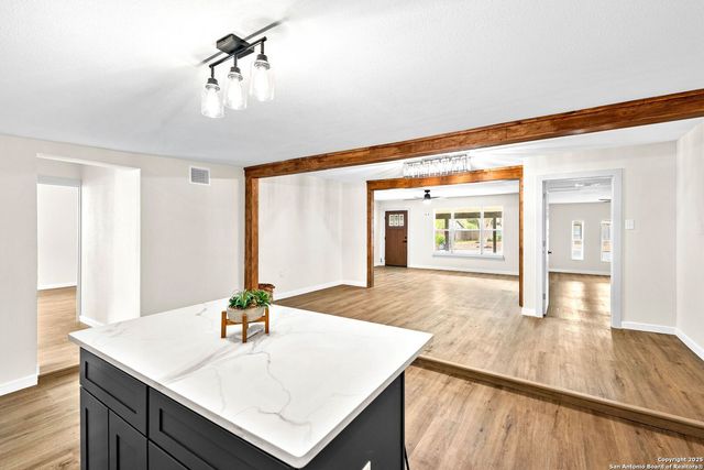 311 Burwood Ln, San Antonio, TX 78213