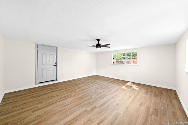 311 Burwood Ln, San Antonio, TX 78213