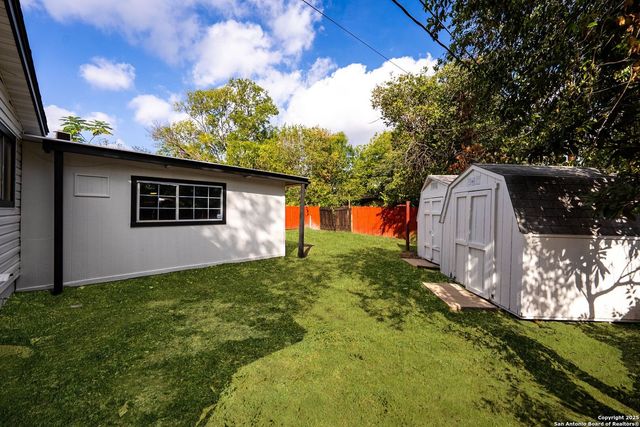 311 Burwood Ln, San Antonio, TX 78213