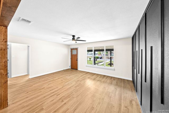 311 Burwood Ln, San Antonio, TX 78213