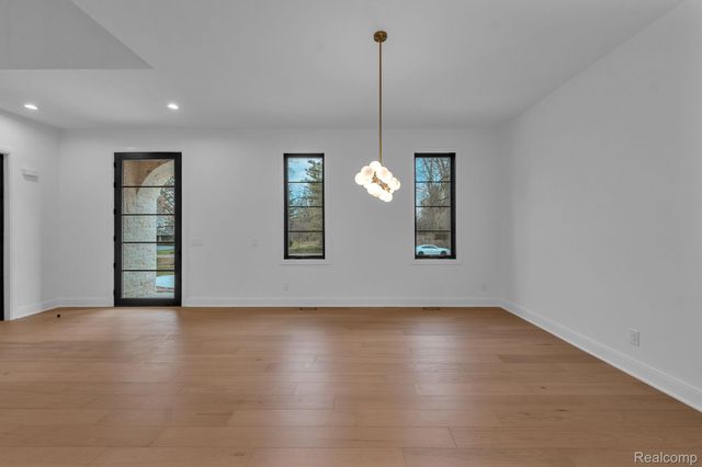 4546 Niagara Lane, Bloomfield Hills, MI 48301