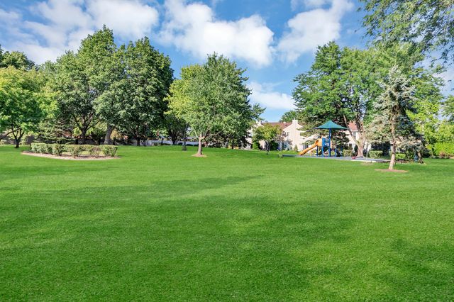 1300 Cranbrook Drive 1300, Schaumburg, IL 60193
