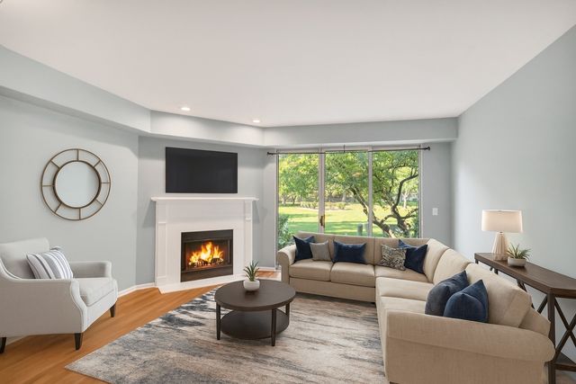 1300 Cranbrook Drive 1300, Schaumburg, IL 60193
