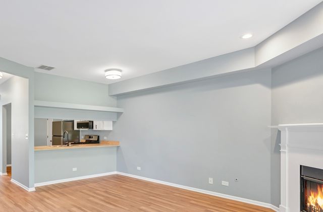 1300 Cranbrook Drive 1300, Schaumburg, IL 60193
