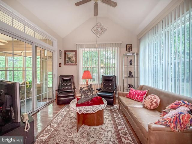40 BETTS DR, Washington Crossing, PA 18977