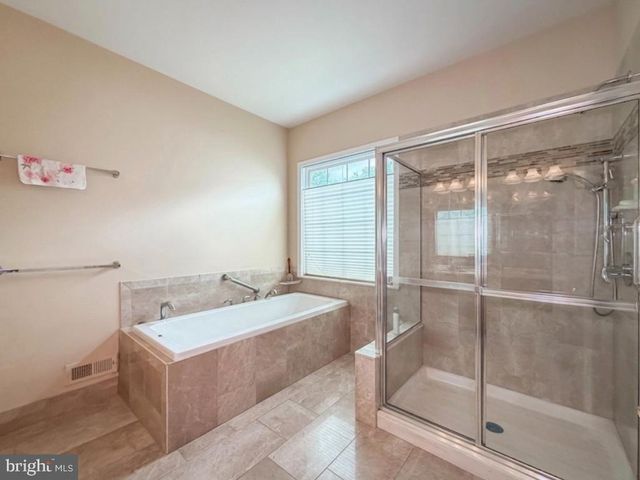 40 BETTS DR, Washington Crossing, PA 18977