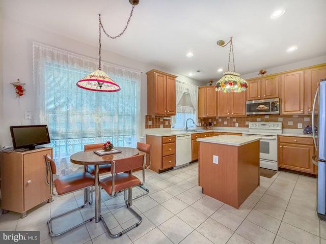 40 BETTS DR, Washington Crossing, PA 18977