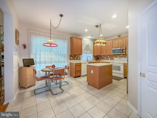 40 BETTS DR, Washington Crossing, PA 18977