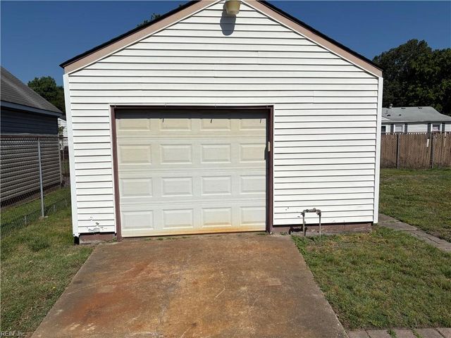 708 Endicotte RD, Portsmouth, VA 23702