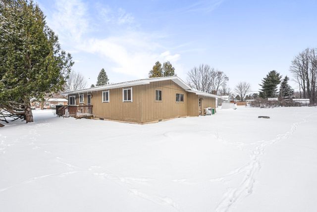 1386 Silverwood Drive, Traverse City, MI 49685