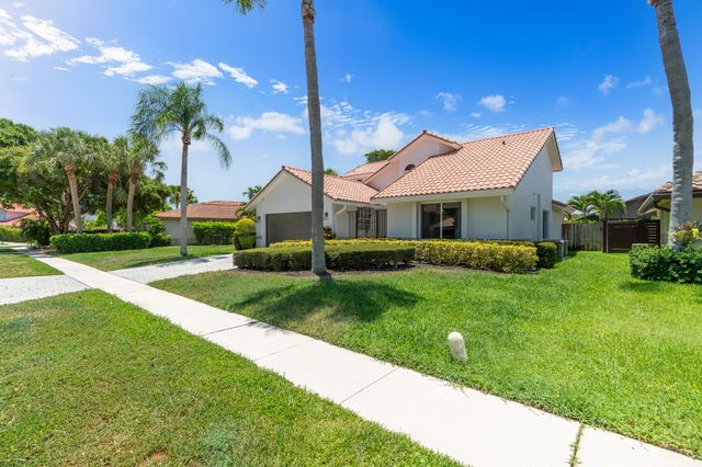 23173 L'Ermitage Circle, Boca Raton, FL 33433