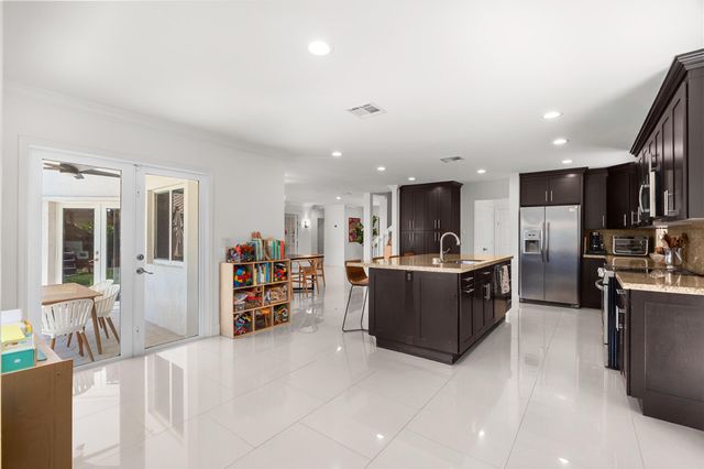 23173 L'Ermitage Circle, Boca Raton, FL 33433