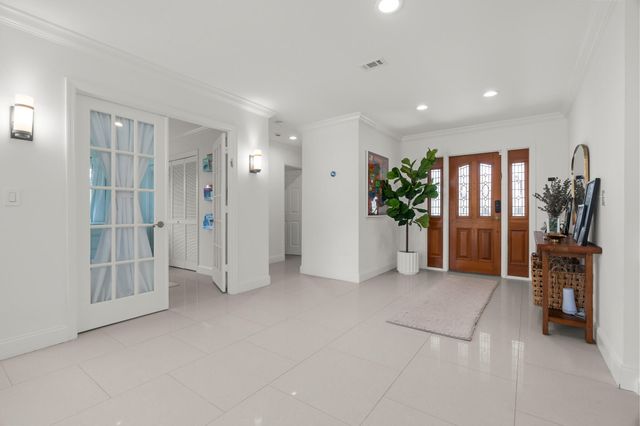 23173 L'Ermitage Circle, Boca Raton, FL 33433