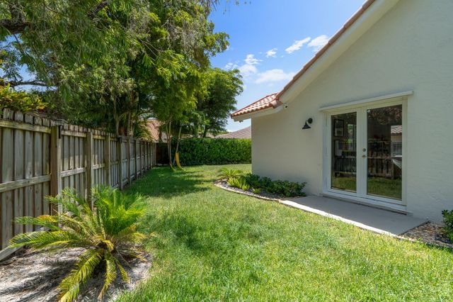 23173 L'Ermitage Circle, Boca Raton, FL 33433