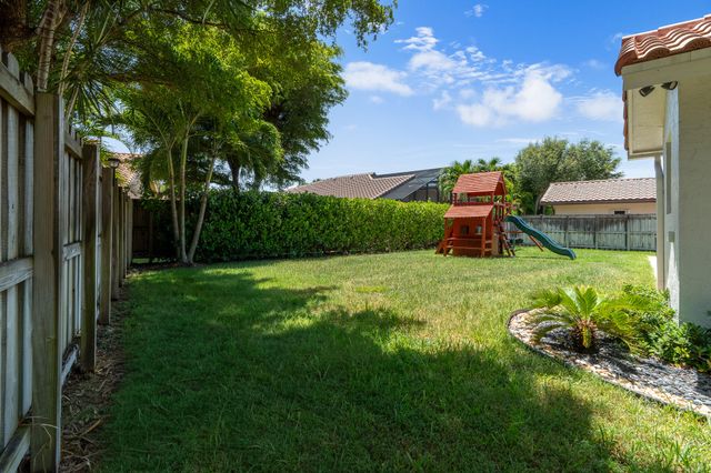 23173 L'Ermitage Circle, Boca Raton, FL 33433