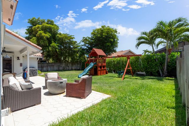 23173 L'Ermitage Circle, Boca Raton, FL 33433