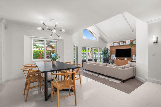 23173 L'Ermitage Circle, Boca Raton, FL 33433
