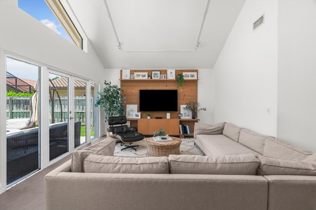 23173 L'Ermitage Circle, Boca Raton, FL 33433