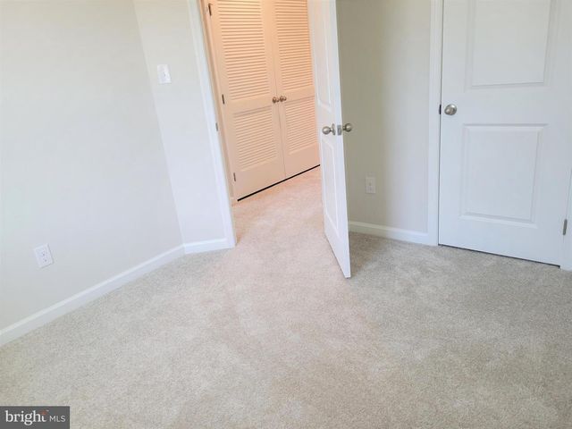 28 MULBERRY LN, Clementon, NJ 08021