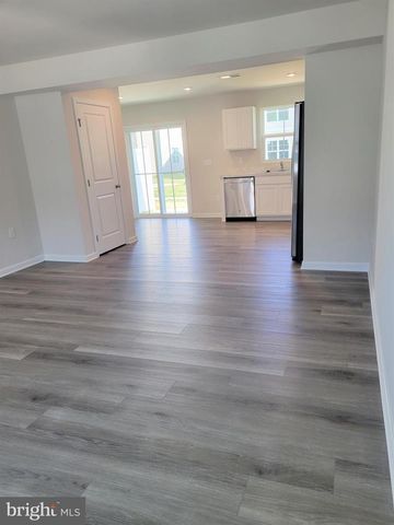 28 MULBERRY LN, Clementon, NJ 08021