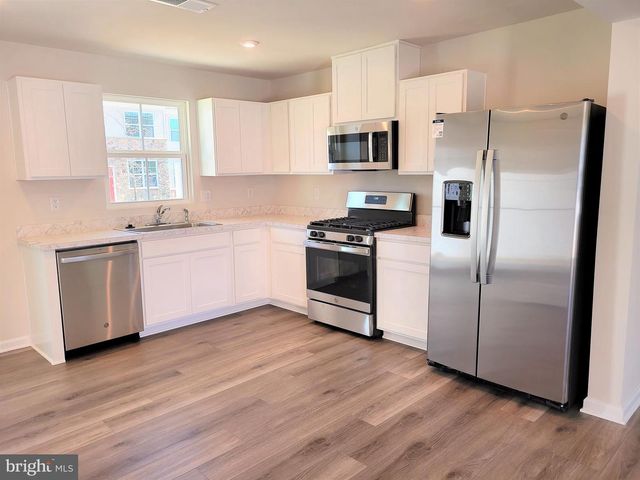 28 MULBERRY LN, Clementon, NJ 08021