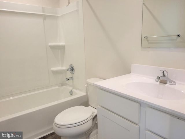 28 MULBERRY LN, Clementon, NJ 08021