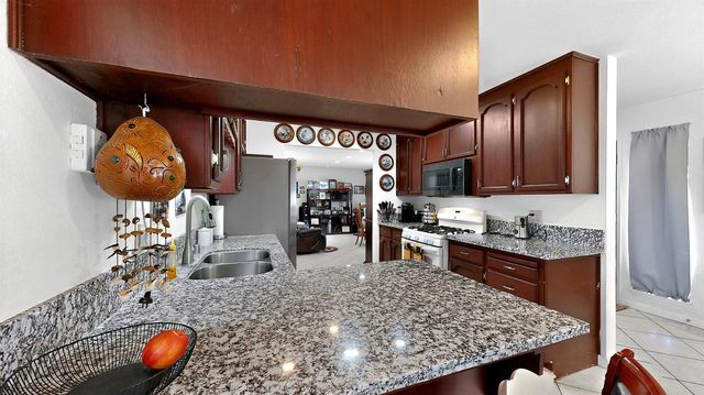 2140 Rochelle Ave, Turlock, CA 95382