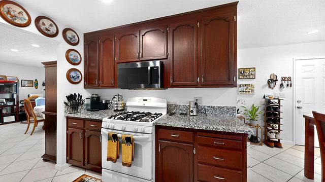 2140 Rochelle Ave, Turlock, CA 95382