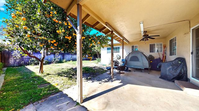 2140 Rochelle Ave, Turlock, CA 95382