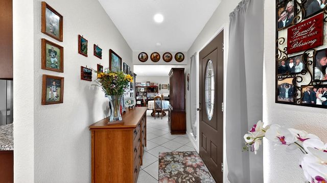 2140 Rochelle Ave, Turlock, CA 95382