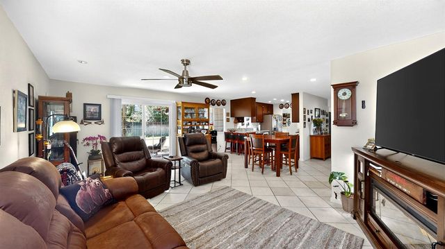 2140 Rochelle Ave, Turlock, CA 95382