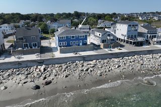52 Oceanside Dr 52, Scituate, MA 02066