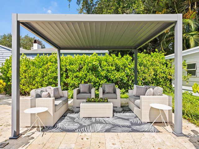 1001 SE 10th Street, Fort Lauderdale, FL 33316