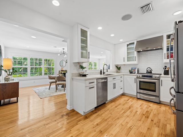 1001 SE 10th Street, Fort Lauderdale, FL 33316