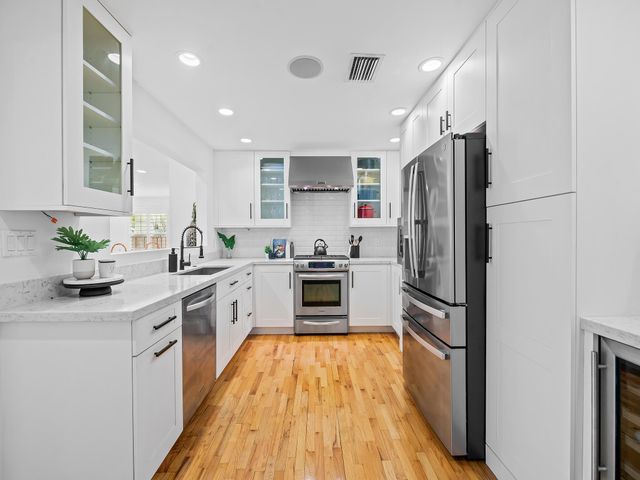 1001 SE 10th Street, Fort Lauderdale, FL 33316