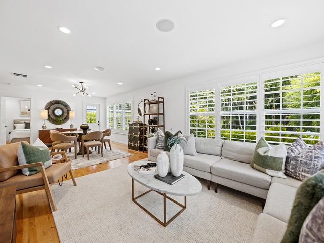 1001 SE 10th Street, Fort Lauderdale, FL 33316