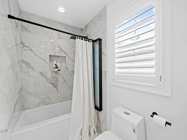 1001 SE 10th Street, Fort Lauderdale, FL 33316