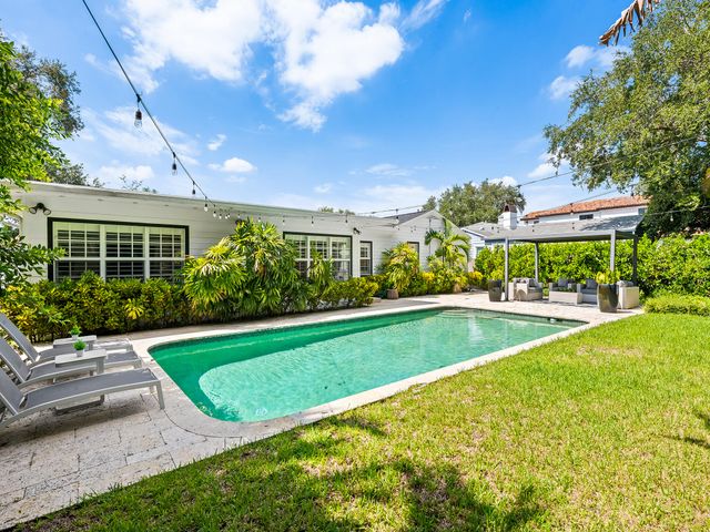 1001 SE 10th Street, Fort Lauderdale, FL 33316