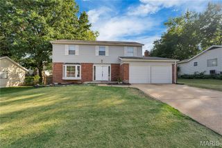 1828 Arrowpoint Drive, St Louis, MO 63138