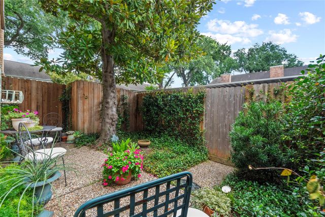 1645 W Sam Houston Parkway S, Houston, TX 77042