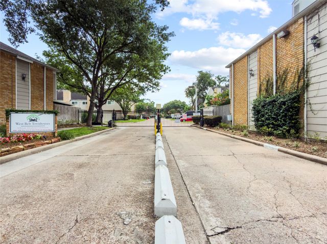 1645 W Sam Houston Parkway S, Houston, TX 77042