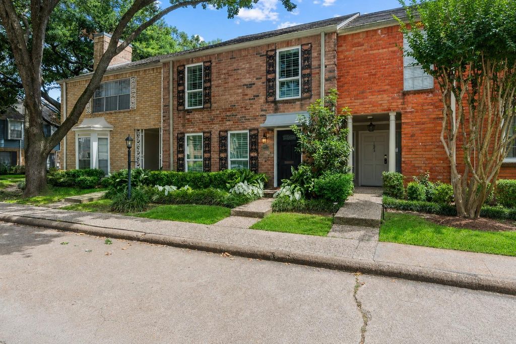 1645 W Sam Houston Parkway S, Houston, TX 77042